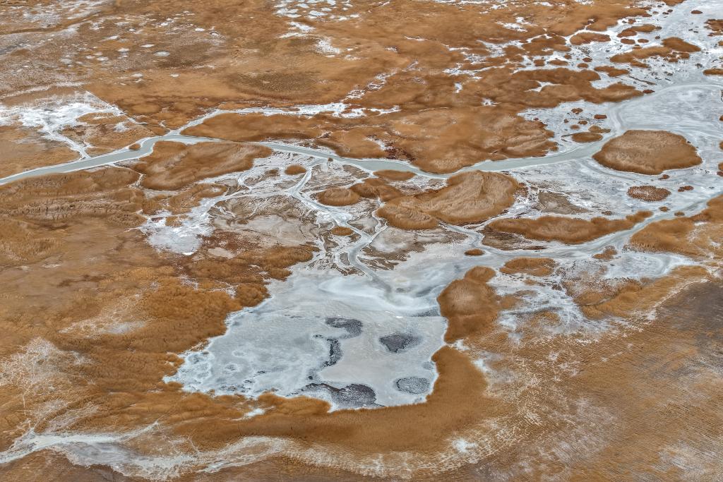 大、小苏干湖：咸淡相连的高原“姊妹湖”