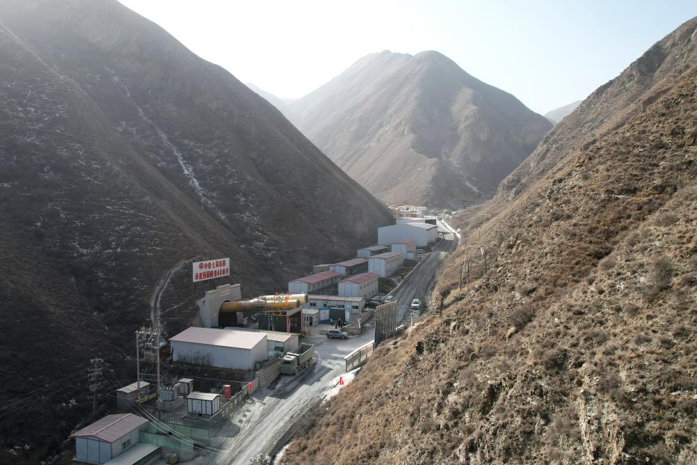 兰合铁路全线最长隧道建设取得关键性进展