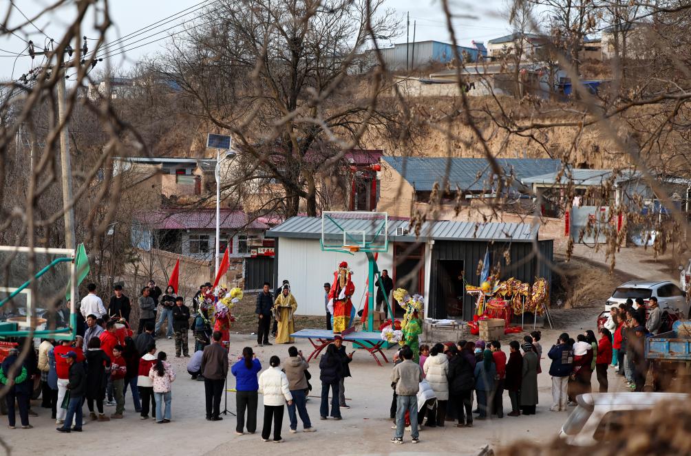 甘肃静宁：黄土高坡闹社火