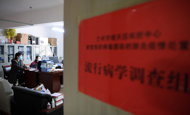 新华全媒+丨与病毒争分夺秒&mdash;&mdash;抗疫一线的&ldquo;病毒侦探&rdquo;