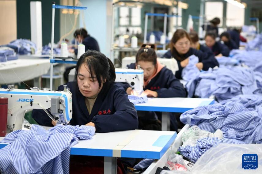 甘肃通渭：东西协作推动服装产业集群发展
