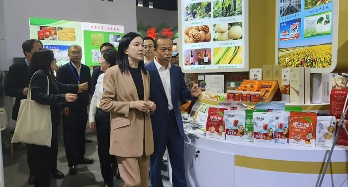 甘肃绿色优质农产品亮相中国（西部）绿色优质农产品产销对接博览会暨全国名优果品展示活动